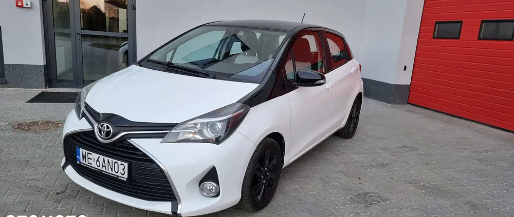 kujawsko-pomorskie Toyota Yaris cena 28500 przebieg: 208000, rok produkcji 2015 z Warszawa